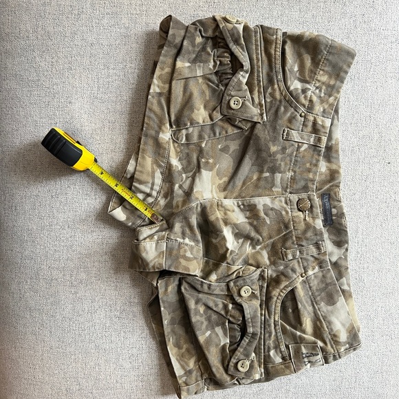 Armani exchange camo short size 6 - Picture 2 of 3